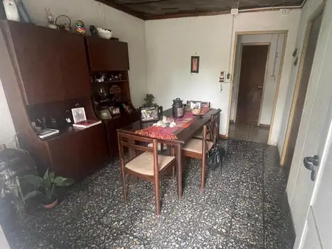 Casa 4 ambientes con 1 baño