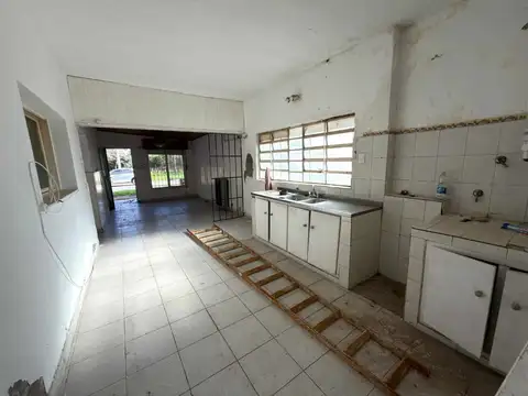 Casa 3 ambientes con 1 baño