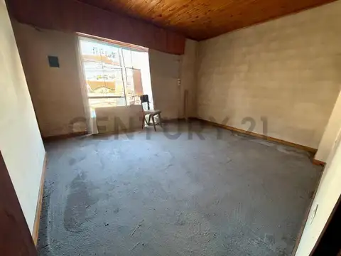 VENTA CASA 6 AMBIENTES MORON
