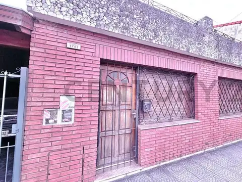 VENTA CASA 6 AMBIENTES MORON