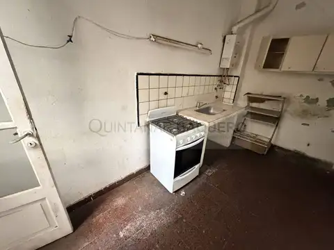 Casa 9 ambientes con 3 baños