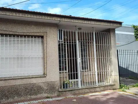 ALQUILER! DEPTO T/CAS 4 AMB AL FTE, C/PATIO! LOMAS