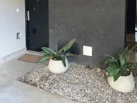 Depto Tipo Casa 3 ambientes con 2 baños