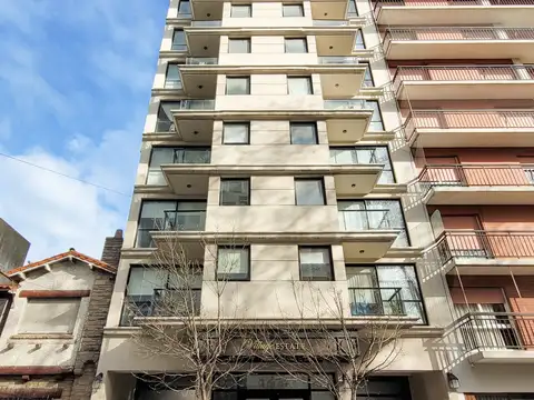 Departamento 2 amb. con balcón y espacio p/ auto - Gascón y San Luis