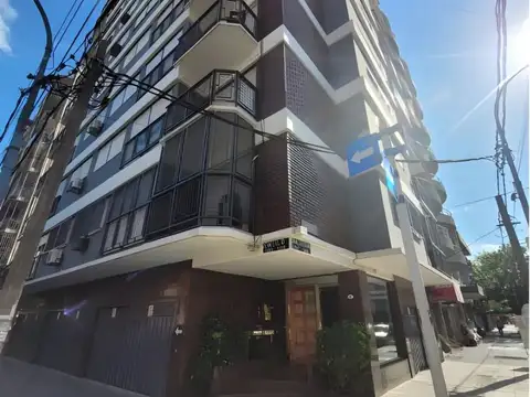 Dpto 3 Ambientes con patio en plena estación de Lanús Este!