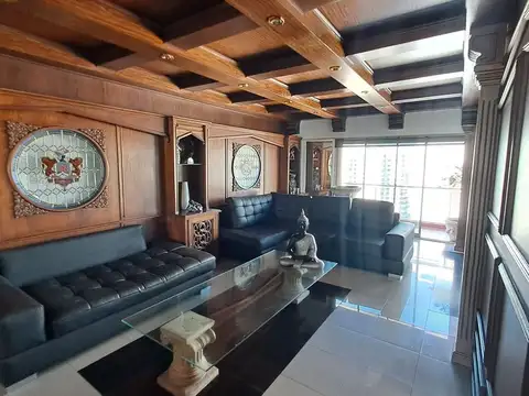 VENTA PISO 4 AMBIENTES CON HABITACIÓN DE SERVICIO