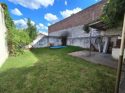 CASA 4 AMBIENTES VILLA LUZURIAGA FONDO PARRILLA