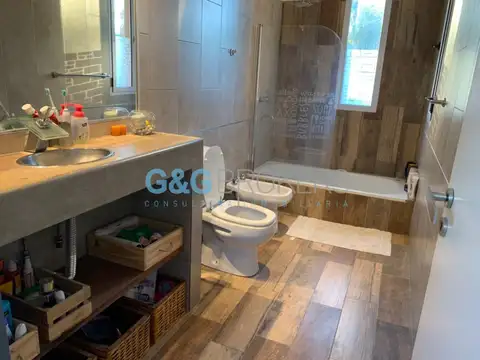 MODERNA CASA BARRIO AGUSTINAS I