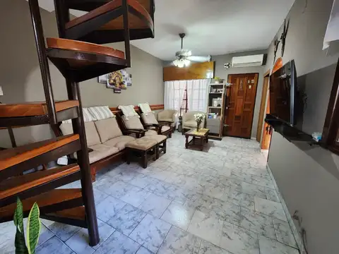 Depto Tipo Casa en Venta con 1 cocheras