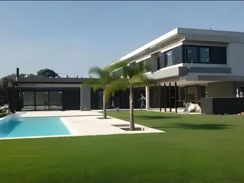 Casa en Alquiler de 4 dormitorios