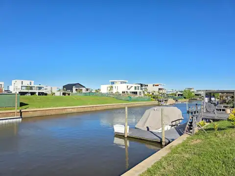 VENTA LOTE AL RIO EL YACHT NORDELTA