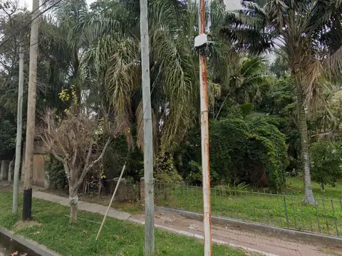 Venta en Bloque - 4 terrenos contiguos con construccion