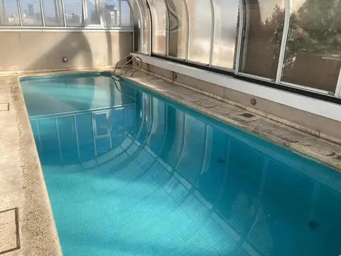 Rodriguez Peña y Vicente López. Torre con amenities. Sup 173 m2.  Cochera fija y vigilancia 24 hrs.