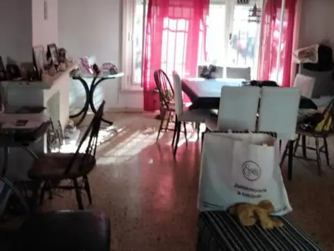 Casa en Venta en Vicente Lopez Vias / Maipu, USD 290.000