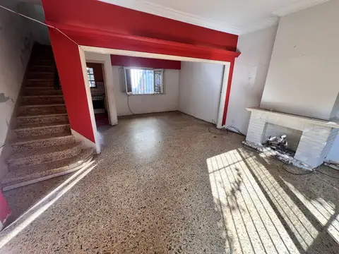 Casa 4 ambientes con 2 baños