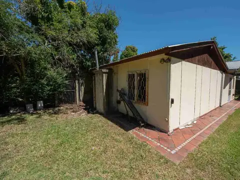 CASA DE UN DORMITORIO VENTA VILLA ELISA CON PARQUE