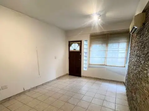 Depto Tipo Casa en Alquiler de 3 ambientes