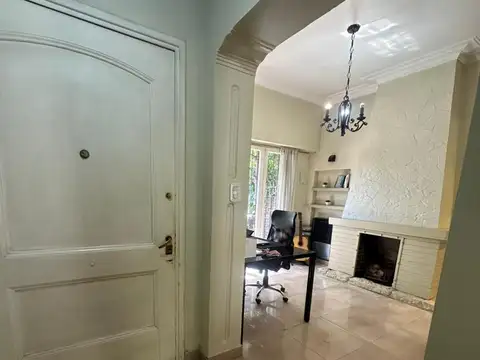 Casa en Alquiler con 2 cocheras