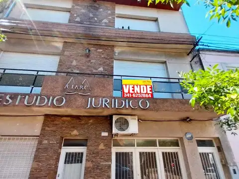 Casa en planta alta, 3 dormitorios, 270 m2.