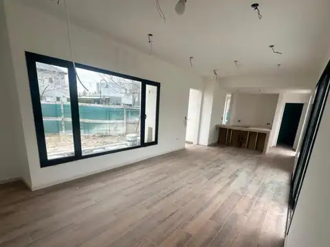 Casa 4 ambientes con 3 baños
