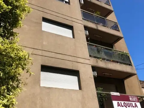 Departamento de 2 dormitorios completamente amoblado ubicado en calle 56 e/12 y 13