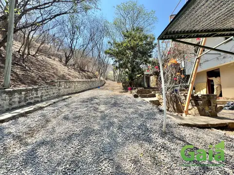 CASA Y PARQUE EN TRES CERRITOS