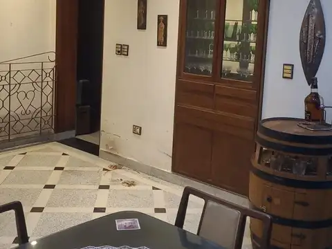 CASA DOS FAMILIAS EN VENTA LANUS ESTE