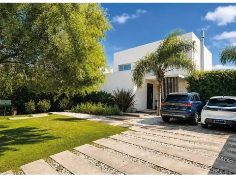 Casa en Venta en Pilar del Este - Santa Guadalupe, USD 275.000