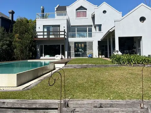 Casa Chalet  en Venta en Los Castores, Nordelta, Tigre