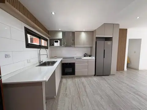 Avenida Presidente Juan Domingo Perón 7700