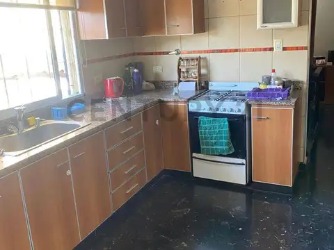 Casa 4 ambientes con 1 baño