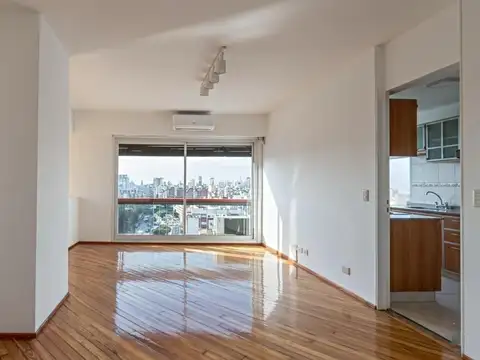 Balvanera, 2 ambientes 52 m2 mas cochera. Apto Profesional