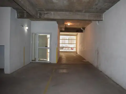 Cochera en Alquiler con acceso Ascensor
