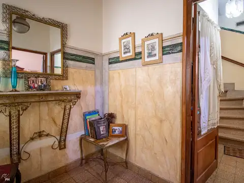 Casa 6 ambientes con 2 baños