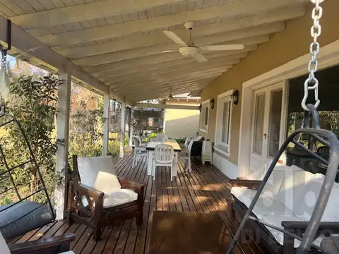 Casa 13 ambientes con 5 baños
