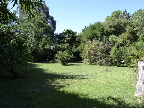 Casa en Venta con 3 cocheras