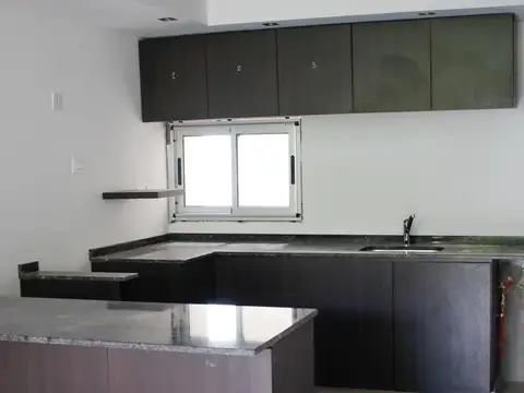 Departamento en Alquiler en Republica De La Sexta, $ 350.000