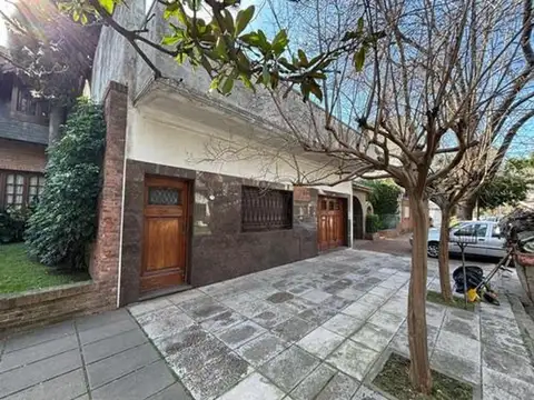 CASA DE 5 AMBIENTES PARA RECICLAR O REFACCIONAR