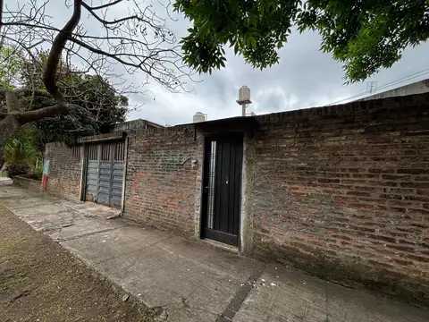 Casa en Alquiler en Ituzaingó Norte, $ 800.000