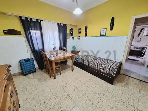 Casa 3 ambientes con 1 baño