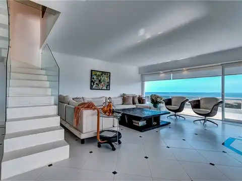 APARTAMENTO PENTHOUSE EN ALQUILER FRENTE AL MAR
