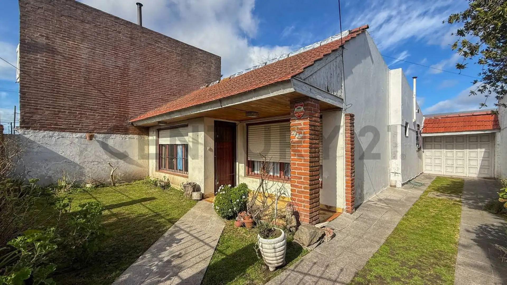 Venta Casa 3 Ambientes con garaje y parque Villa Primera