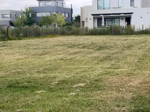 Terreno en Venta, 516.8m2, en Barrio Araucarias, Puertos del Lago, Escobar, GBA Norte