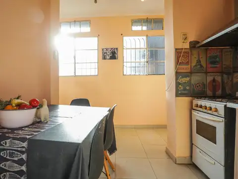 VENTA PH EN PARQUE PATRICIO - CON PARRILLA