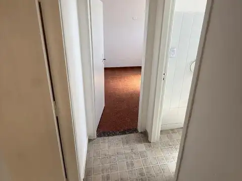 Departamento dos ambientes con patio.