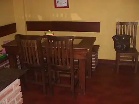 EN VENTA CASA AL FONDO TIPO DUPLEX, CUENTA CON 2 DORMITORIOS, PARRILLA, TERRAZA - FICHA 4214