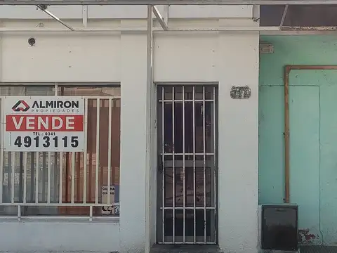 Venta | 2 Casas y Local comercial | F. L. Beltrán | Apta crédito