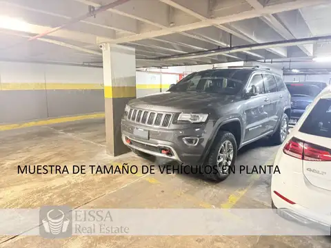 Cochera amplia apta camioneta, cómoda, rampa.
