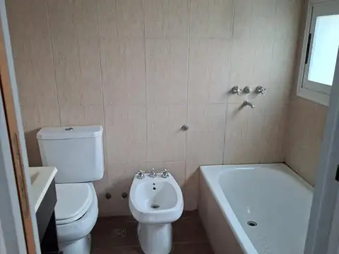 HERMOSO DPTO. 2 AMB. ZONA ITUZAINGÓ CENTRO