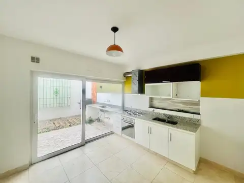 Casa 3 ambientes con 2 baños